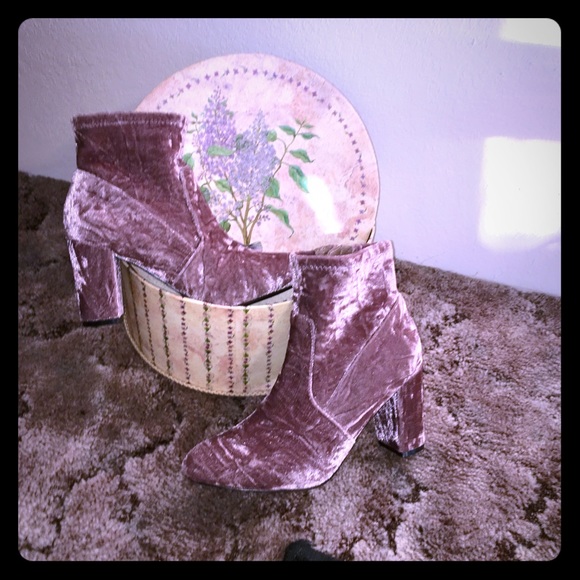 Steve Madden Shoes - Blush Pink Purple Velvet Stretch Ankle Booties